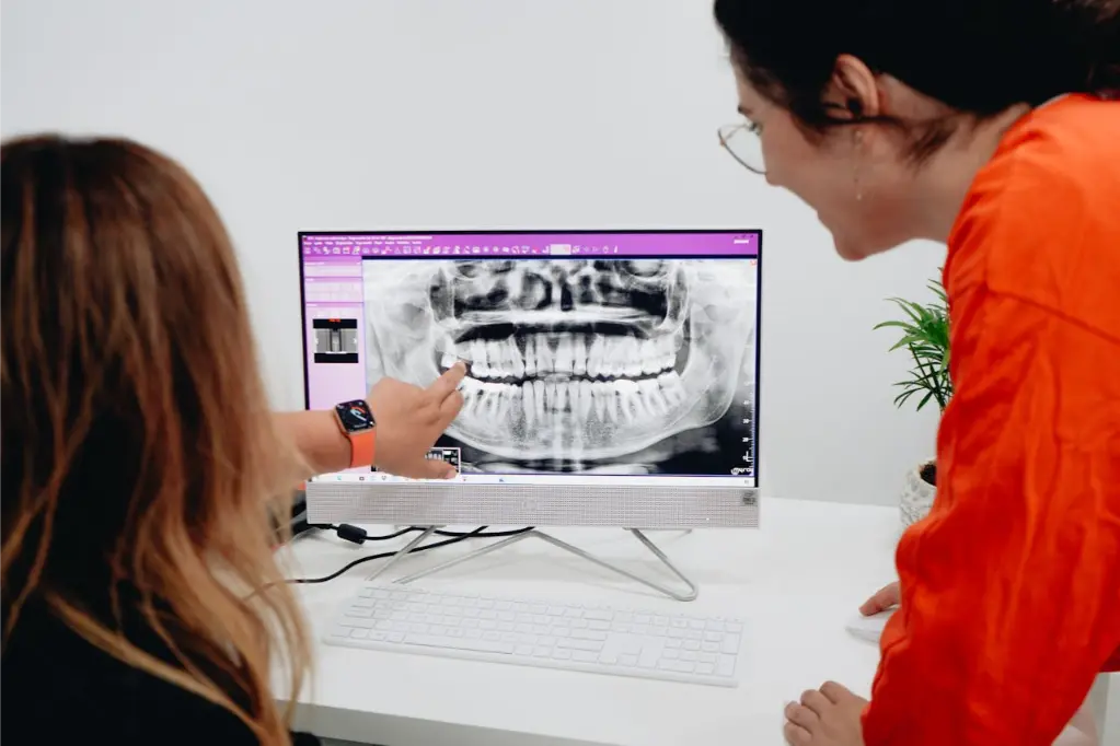 Operation basale Implantate anveli dental